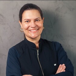 Dra. Ana Luiza Dal Moro Reis