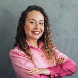 Dra. Camila Ferreira de Amorim